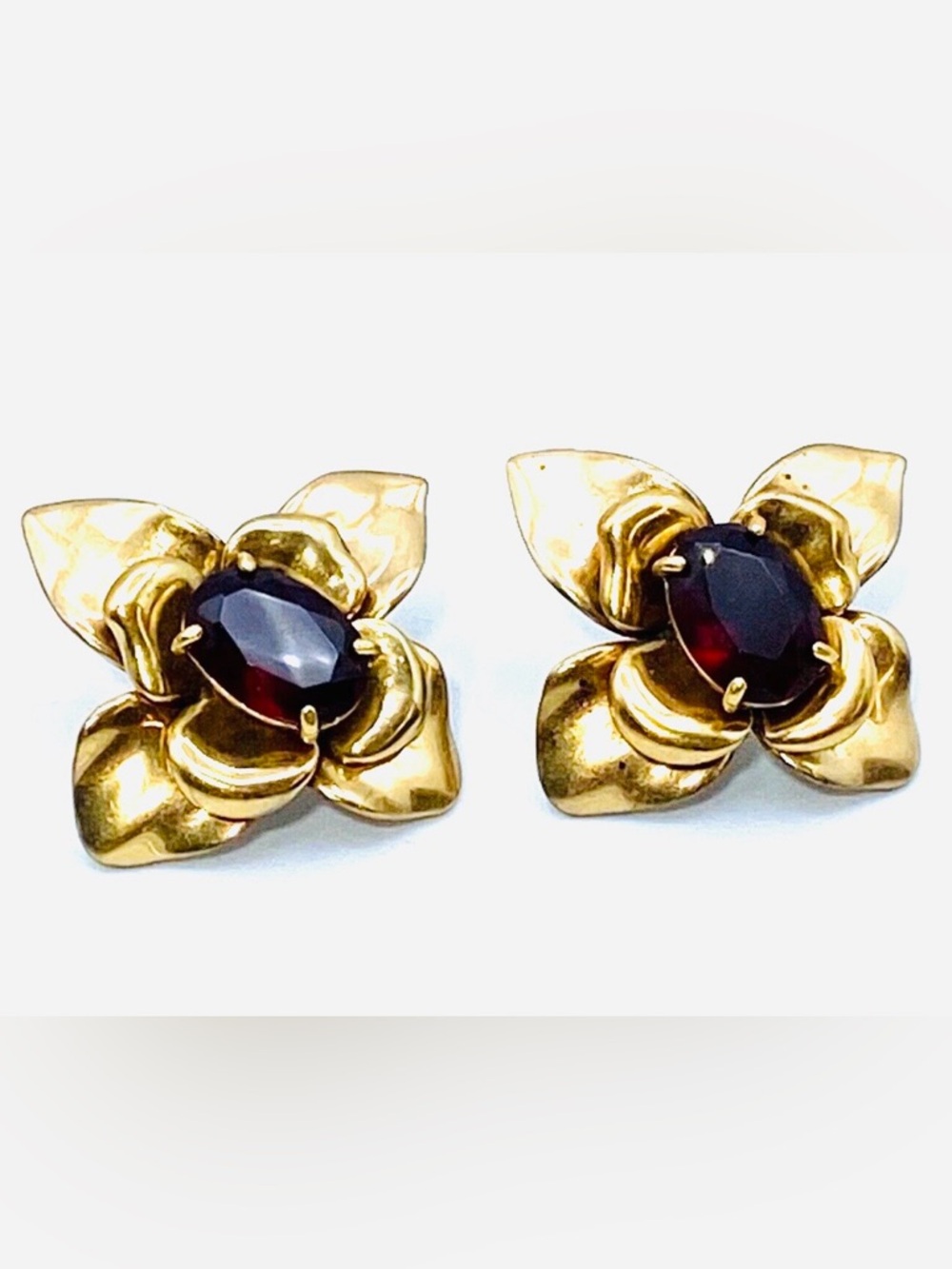 V by Eva Jeanbart-Lorenzotti pierced vintage earrings Faux Garnet